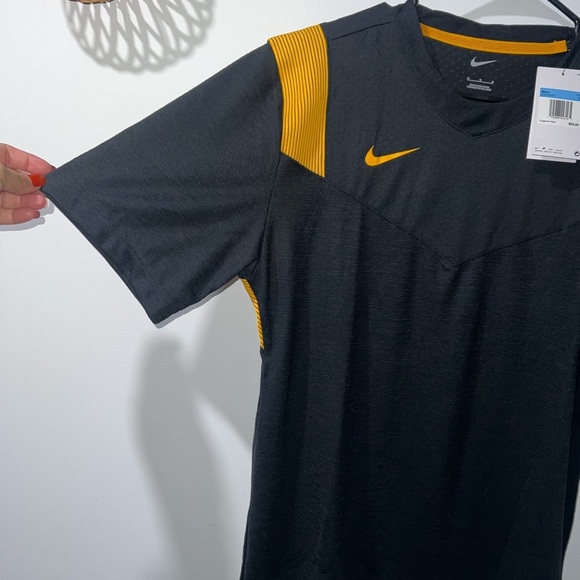 Nike Football T-shirt - Picture 4 of 7